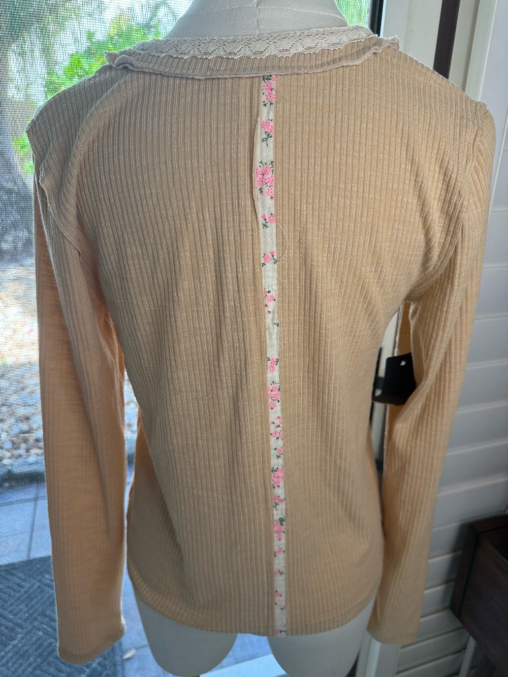 POL Long Sleeve Ribbed Henley Top with Lace Trim - Beige NWOT - Picture 2 of 2